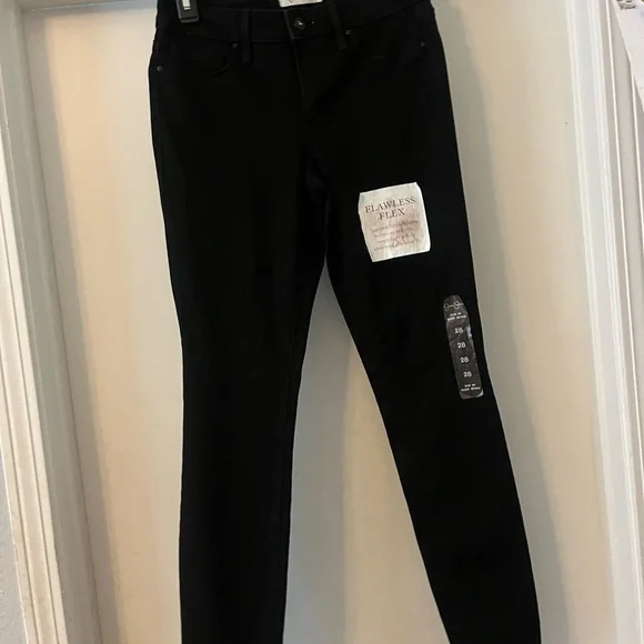 Jessica Simpson Kiss me Super Skinny Jeans - Picture 3 of 6